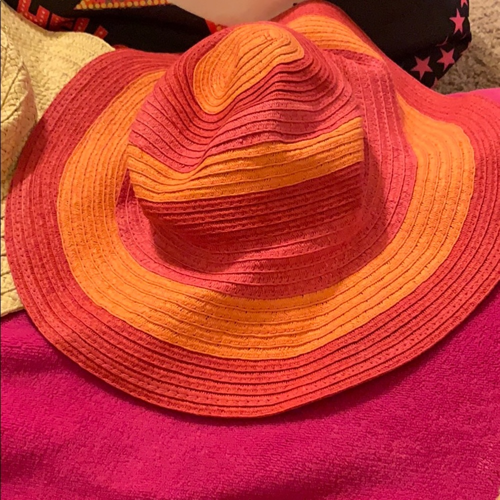 Hats ๐ โ๏ธ - Picture 6 of 8